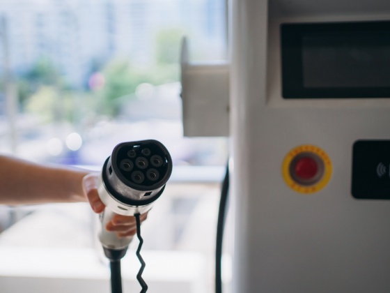 Yeni Elektrikli Araç Sahipleri için Şarj İstasyonu Kullanım Kılavuzu